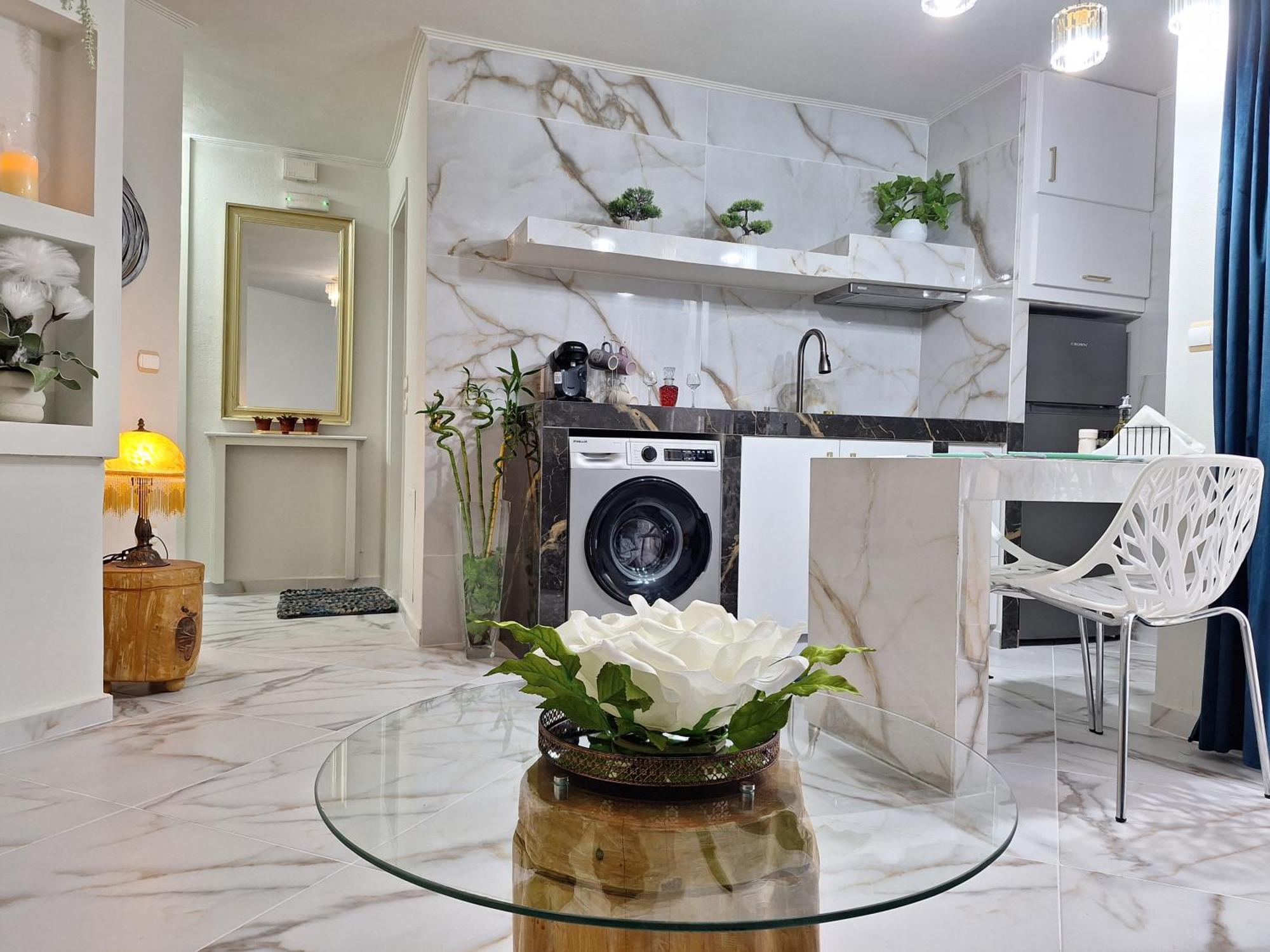 Modern Quiet Apartment In The Center Of Rhodes Rhodes City Bagian luar foto